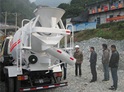 適合隧道的小型攪拌車在麗水引水隧道施工現(xiàn)場(chǎng)
